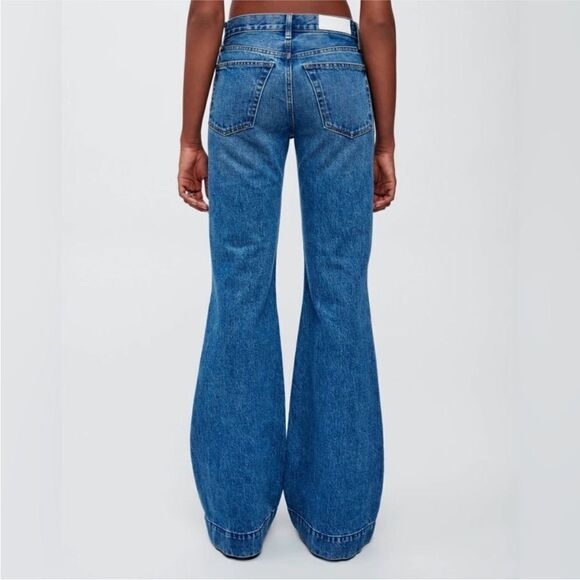 NWT RE/DONE 70s Low Rise Bell Bottom Jeans in Clean Moon Stoned Medium Wash - Picture 4 of 7